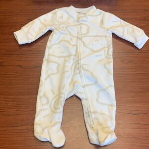 NWOT Carter’s fleece footsie
